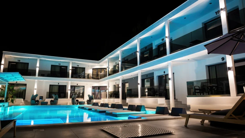 villas with swimming pool